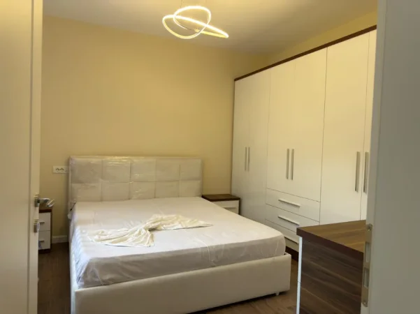 Tirane, jepet me qera shtepi 1+1+Ballkon Kati 1, 68 m² 300 € (Rruga shaban baxhaku , Shkoze)…