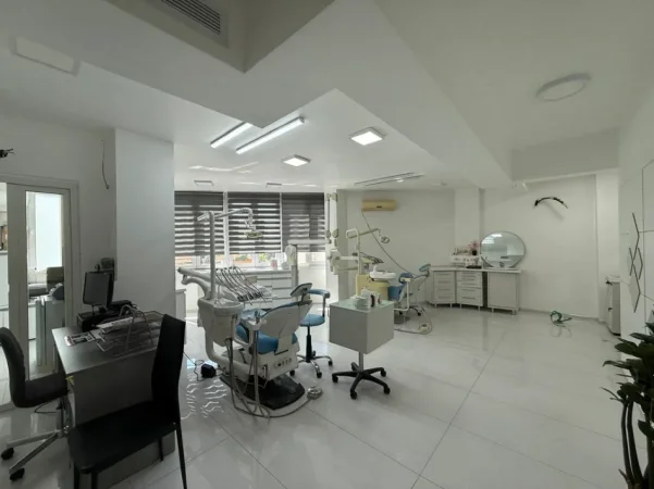 Tirane, shitet ambjent biznesi Kati 1, 74 m² 275.000 € (ZOGU I ZI)