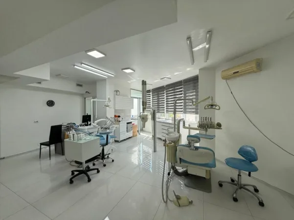 Tirane, shitet ambjent biznesi Kati 1, 74 m² 275.000 € (ZOGU I ZI)
