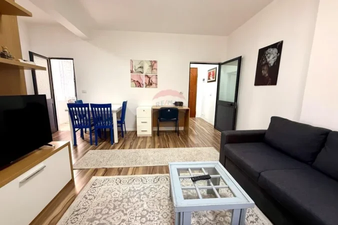Garsoniere ne shitje, totalisht e mobiluar perballe Delijorgjit! (99'000 Euro)