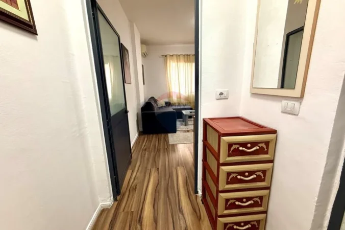 Garsoniere ne shitje, totalisht e mobiluar perballe Delijorgjit! (99'000 Euro)
