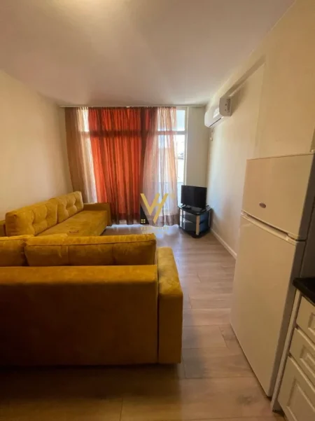 Tirane, jepet me qera apartament 1+1+Ballkon Kati 4, 64 m² 620 € (PAZARI I RI)
