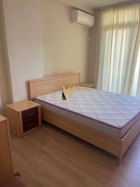 Tirane, jepet me qera apartament 1+1+Ballkon Kati 4, 64 m² 620 € (PAZARI I RI)