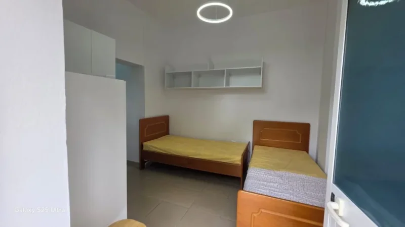 Tirane, jepet me qera apartament 1+1 Kati 1, 25 m² 270 € (Fakulteti i Ekonomise)