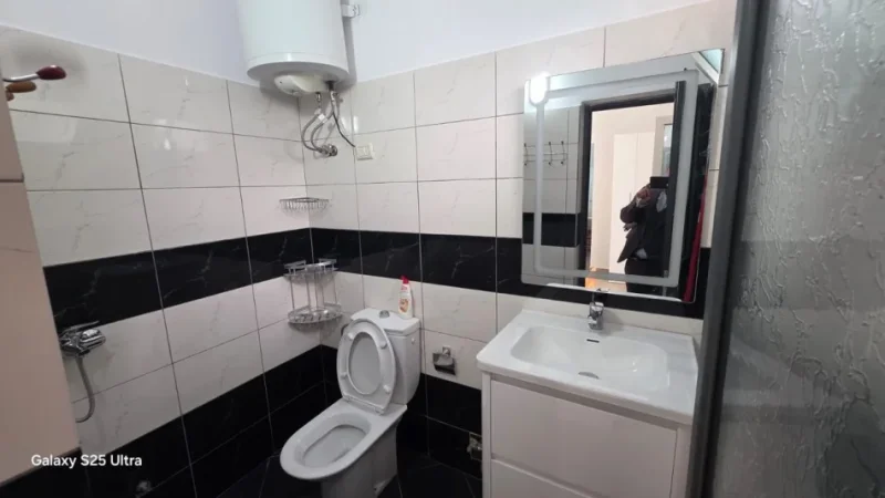 Tirane, jepet me qera apartament 1+1 Kati 1, 25 m² 270 € (Fakulteti i Ekonomise)