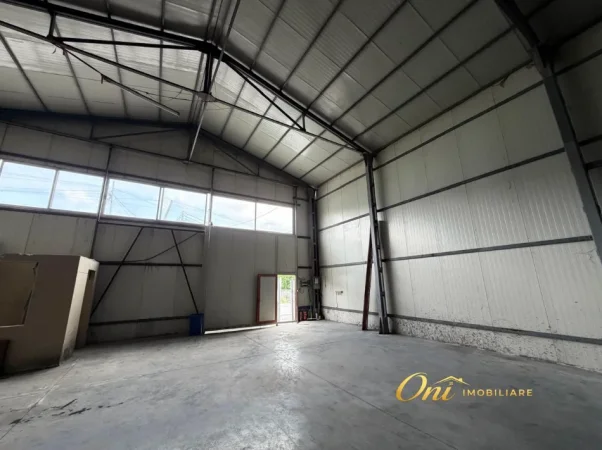 Tirane, jepet me qera magazine Kati 0, 400 m² 1.400 € (RRUGA MUCAJ)