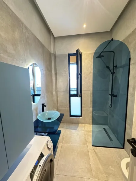 Tirane, jepet me qera apartament 1+1 Kati 4, 70 m² 1.000 € (Square 21)