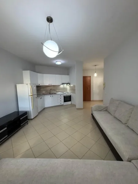 Tirane, jepet me qera apartament 1+1 Kati 5, 80 m² 500 € (Don Bosko)