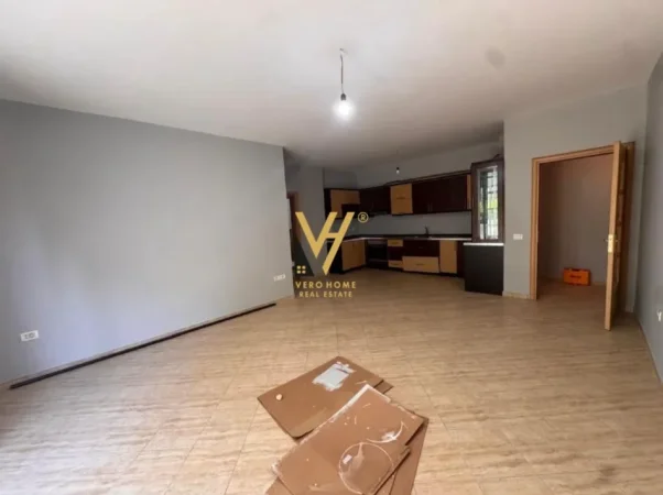 Tirane, jepet me qera apartament 2+1+Ballkon Kati 1, 100 m² 470 € (KODRA E DIELLIT)