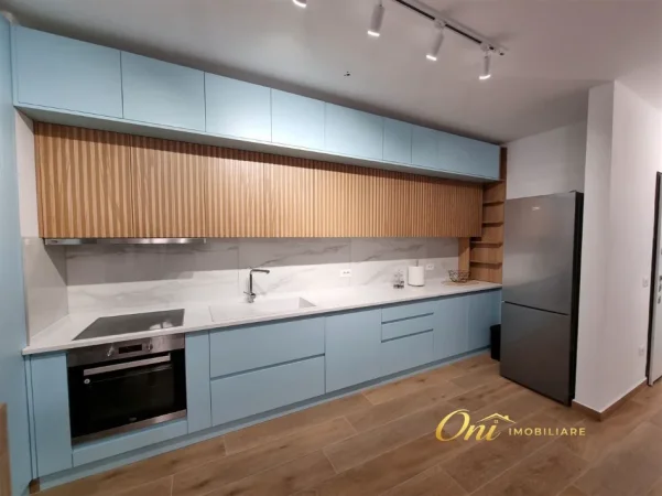 Tirane, jepet me qera apartament 2+1 Kati 8, 100 m² 800 € (KONGRESI I MANASTIRIT)