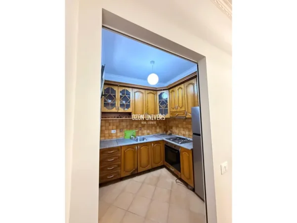 Tirane, shitet apartament 1+1+Ballkon Kati 5, 64 m² 135.000 € (Ali Demi)