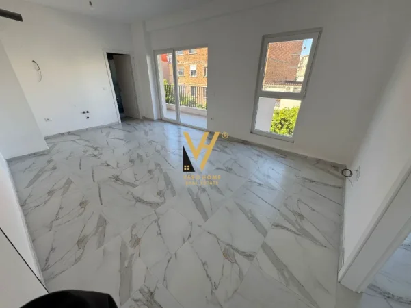 Tirane, jepet me qera zyre Kati 1, 69 m² 520 € (LAPRAKE)