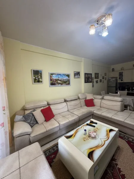Tirane, jepet me qera apartament 2+1 Kati 7, 112 m² 599 € (Astir)