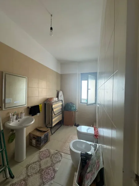 Tirane, jepet me qera apartament 2+1 Kati 7, 112 m² 599 € (Astir)