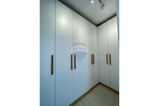 Tirane, jepet me qera apartament 1+1+Aneks+Ballkon Kati 6, 84 m² 900 € (Blloku)