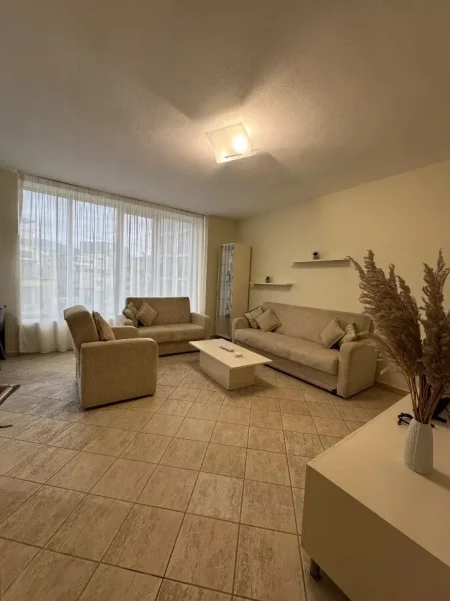 Tirane, jepet me qera apartament 1+1 Kati 3, 550 € (Ish Tregu Elektik)