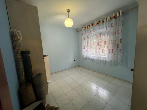 Tirane, shitet apartament 4+1+BLK Kati 1, 151 m² 200.000 Euro (Martenitetit të ri)