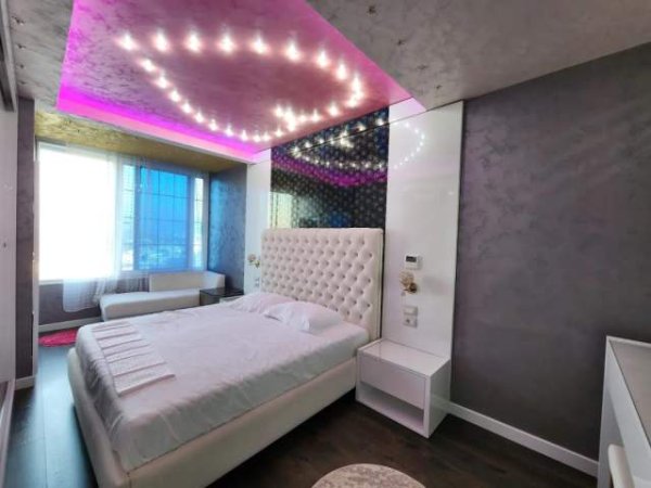 Tirane, jepet me qera apartament 2+1 Kati 3, 85 m² 900  (Kopshti Botanik)