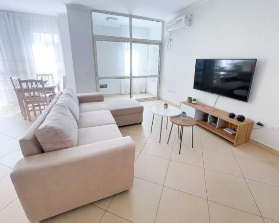 Tirane, jepet me qera apartament 1+1+BLK Kati 6, 75 m² 600 Euro (Rruga e Kavajes)