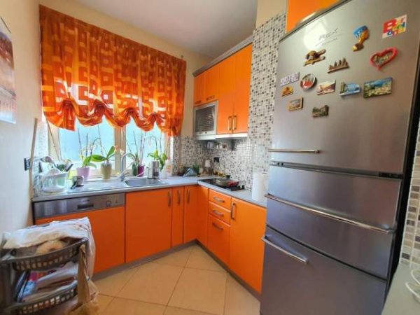 Tirane, jepet me qera apartament 2+1+BLK Kati 3, 103 m² 1.200 Euro (Prane Air Albania)