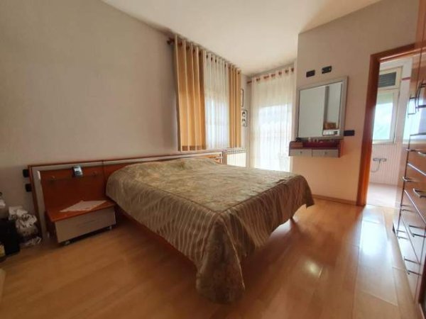 Tirane, jepet me qera apartament 2+1+BLK Kati 3, 103 m² 1.200 Euro (Prane Air Albania)