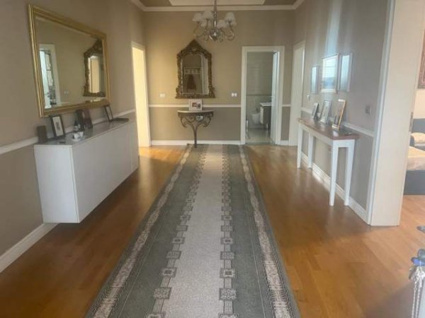 Tirane, jepet me qera Vile 3+1 Kati 2, 178 m² 650 Euro (Allias)