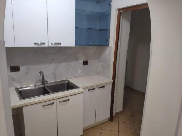 Tirane, jepet me qera 2+1 Kati 9, 88 m² 470 Euro (Xhamllik)