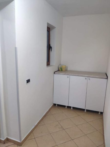 Tirane, jepet me qera 2+1 Kati 9, 88 m² 470 Euro (Xhamllik)