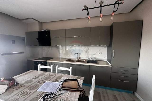 Tirane, jepet me qera apartament Kati 2, 110 m² 550 Euro (Rruga Dibres)