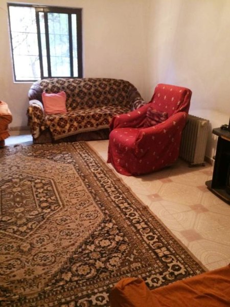 Tirane, jepet me qera apartament 3+1 Kati 0, 140 m² 35.000 Leke (Kombinat)