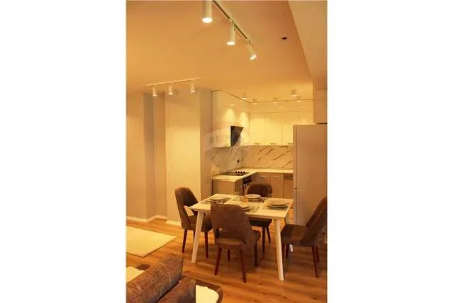 Tirane, jepet me qera apartament 2+1 Kati 5, 85 m² 700 Euro