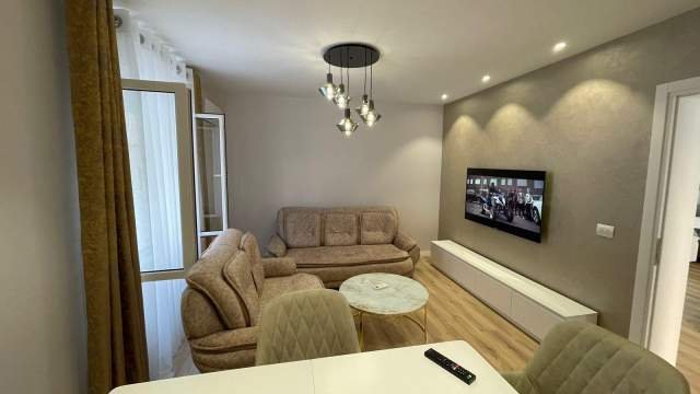 Tirane, jepet me qera shtepi Kati 1, 85 m² 700 Euro (Rruga e Kavajes)