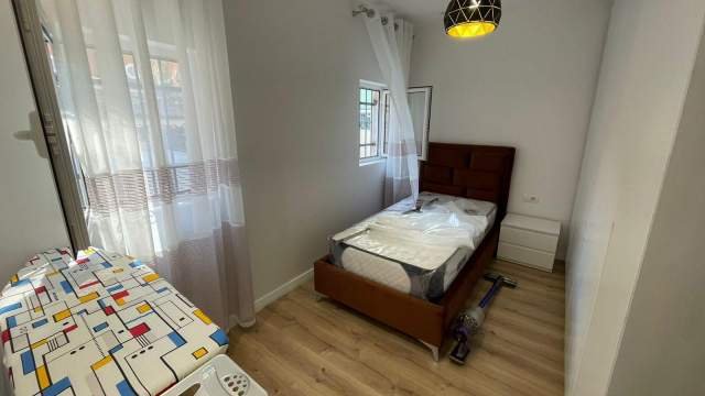 Tirane, jepet me qera shtepi Kati 1, 85 m² 800 Euro (Rruga e Kavajes)