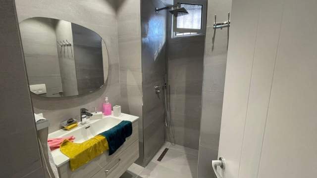 Tirane, jepet me qera shtepi Kati 1, 85 m² 700 Euro (Rruga e Kavajes)