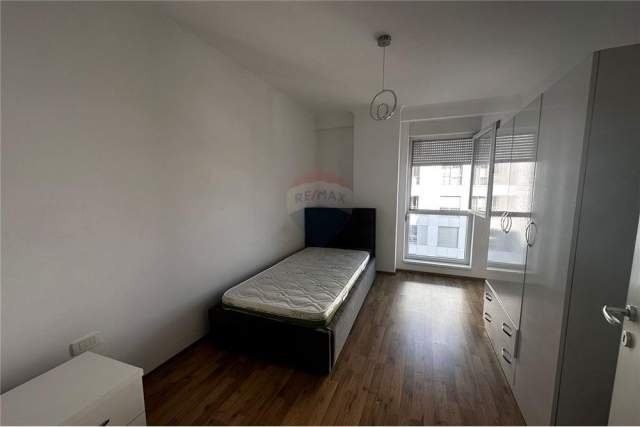 Tirane, jepet me qera apartament 2+1 90 m² 650 Euro