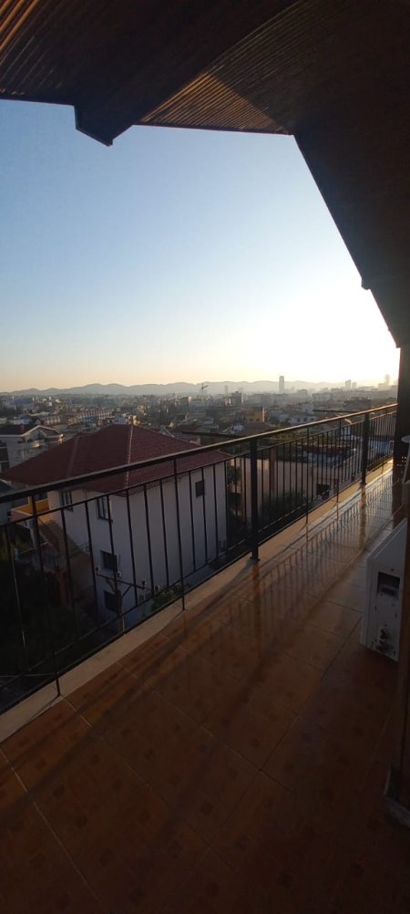 Tirane, jepet me qera Vile 2+1+BLK Kati 4, 98 m² 35.000 Leke (Rruga Tonin Harapi)