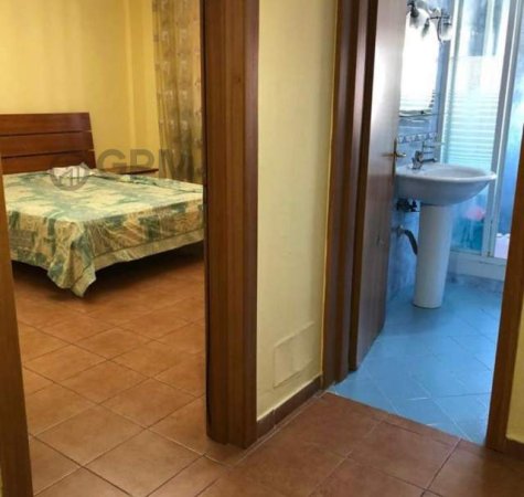 Tirane, jepet me qera apartament 1+1 Kati 6, 75 m² 500 Euro tek Ish Parku i Autobuzave