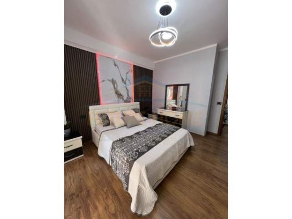 Tirane, shitet apartament 2+1 Kati 2, 116 m² 139.200 Euro (UNAZA E RE)