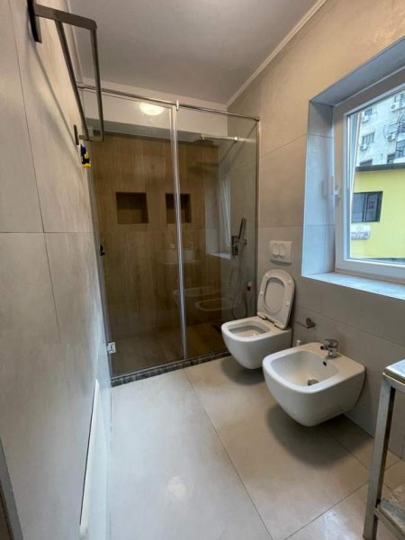 Tirane, jepet me qera apartament Kati 2, 75.000 Leke  STACIONI I TRENIT