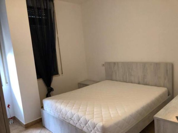 Tirane, jepet me qera apartament 2+1+BLK Kati 4, 85 m² 500 Euro (Rruga Peti)