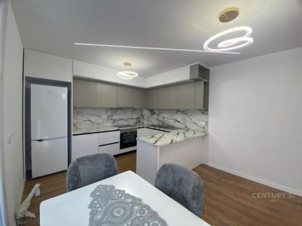 Tirane, jepet me qera apartament 2+1+BLK Kati 2, 90 m² 800 Euro (kavajes)