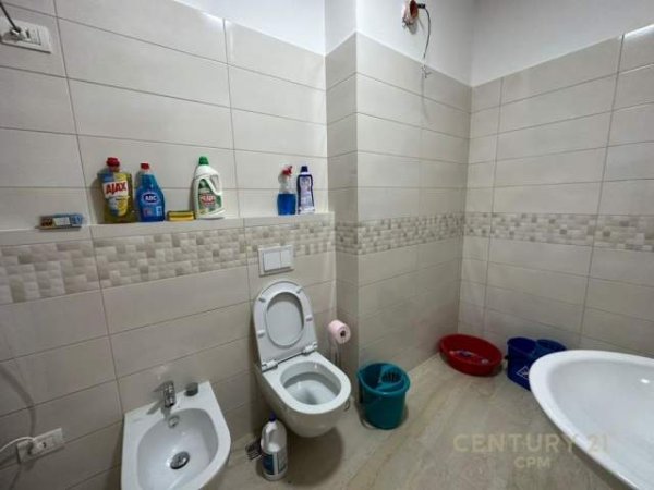 Tirane, jepet me qera apartament 100 m² 720 Euro (don bosko)