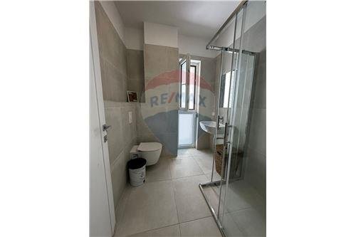 Tirane, shitet apartament 1+1 Kati 0, 60 m² 126.000 Euro