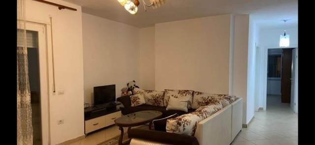 Tirane, jepet me qera apartament 2+1 Kati 2, 80 m² 500 Euro (tek spitali nen tereza)