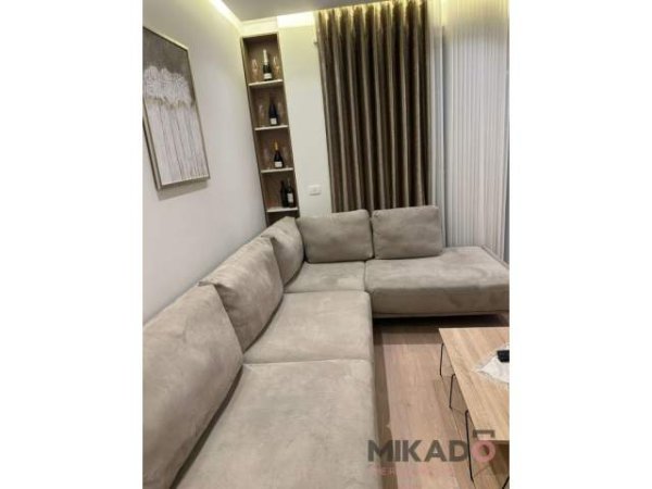 Tirane, jepet me qera apartament 94 m² 750 Euro