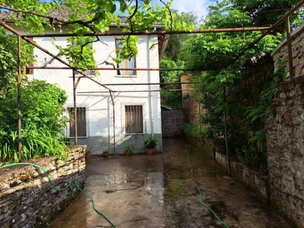 URGJENT!! Gjirokaster, shitet  Vile 400 m² 160.000 Euro (Astrit Karagjozi, zona muzeale)