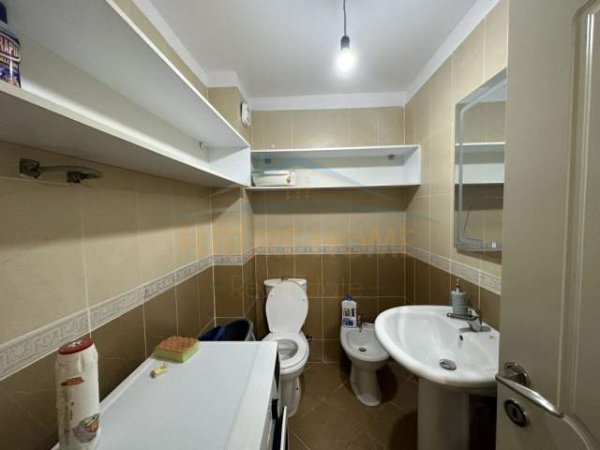 Tirane, jepet me qera apartament Kati 5, 104 m² 450 Euro (UNAZA E RE)