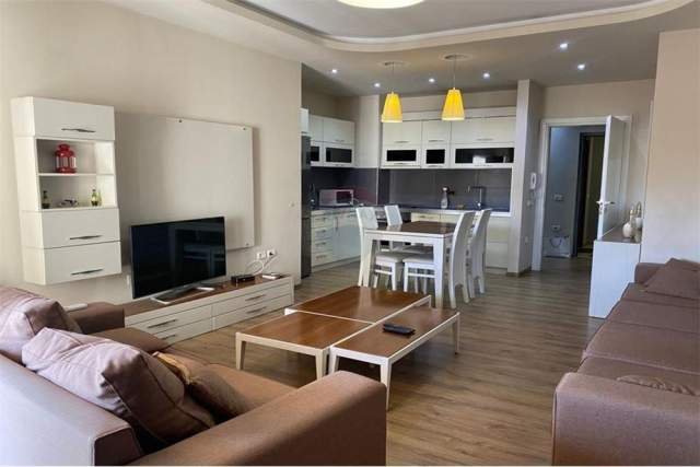 Tirane, jepet me qera apartament 3+1 Kati 10, 120 m² 800 Euro (Jordan Misja)