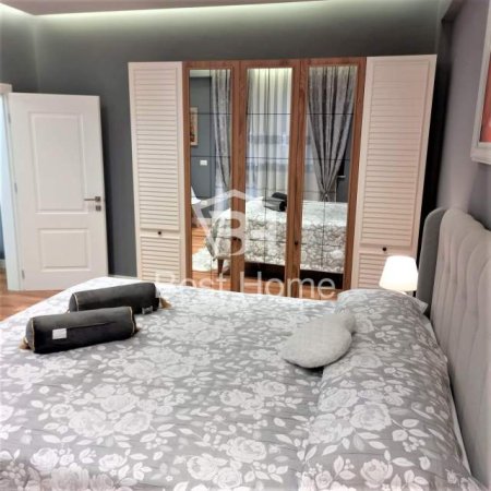 Tirane, jepet me qera apartament 1+1+BLK Kati 3, 70 m² 650 Euro (Bllok, prane Petro Ninit)