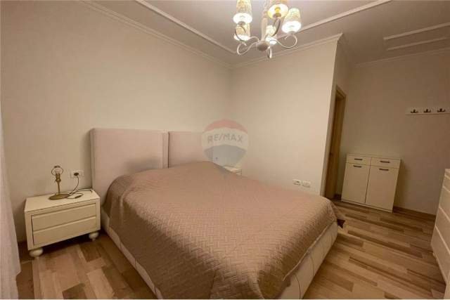 Tirane, jepet me qera apartament 2+1 Kati 5, 105 m² 800 Euro (Hamdi Sina - Liqeni i Thatë, Shqipëri)